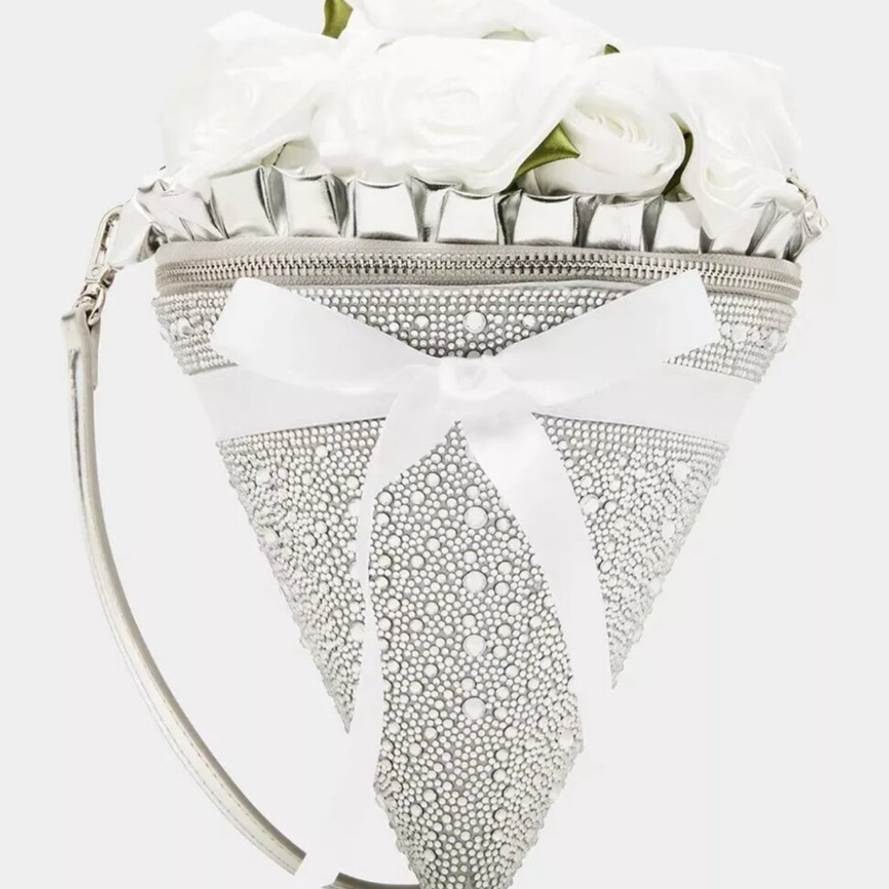 Betsey Johnson Kitsch Somethin New Bouquet White Silver Crossbody *NEW w TAGS*
